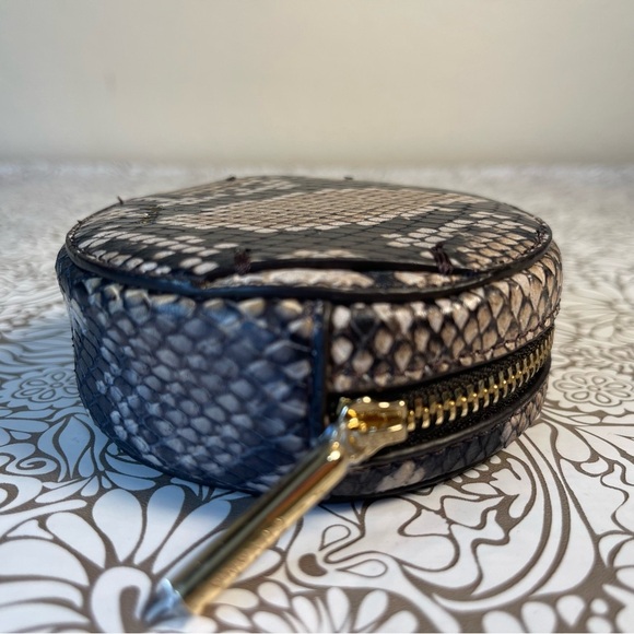 Cuyana small snake embossed leather zip around rounded Coin Pouch - Picture 2 of 9